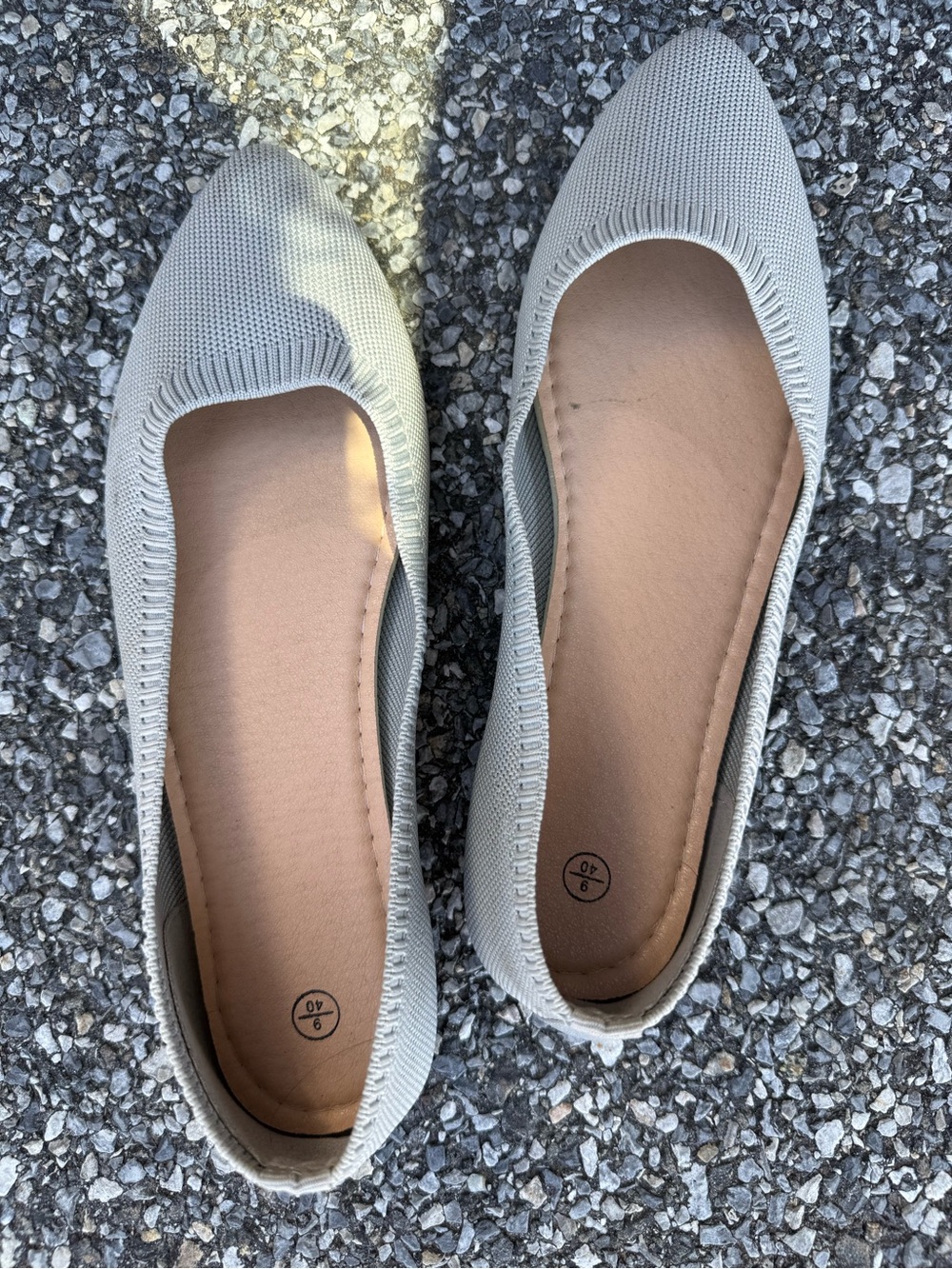 Women’s Pointed Knit Ballet Flats in Light Gray